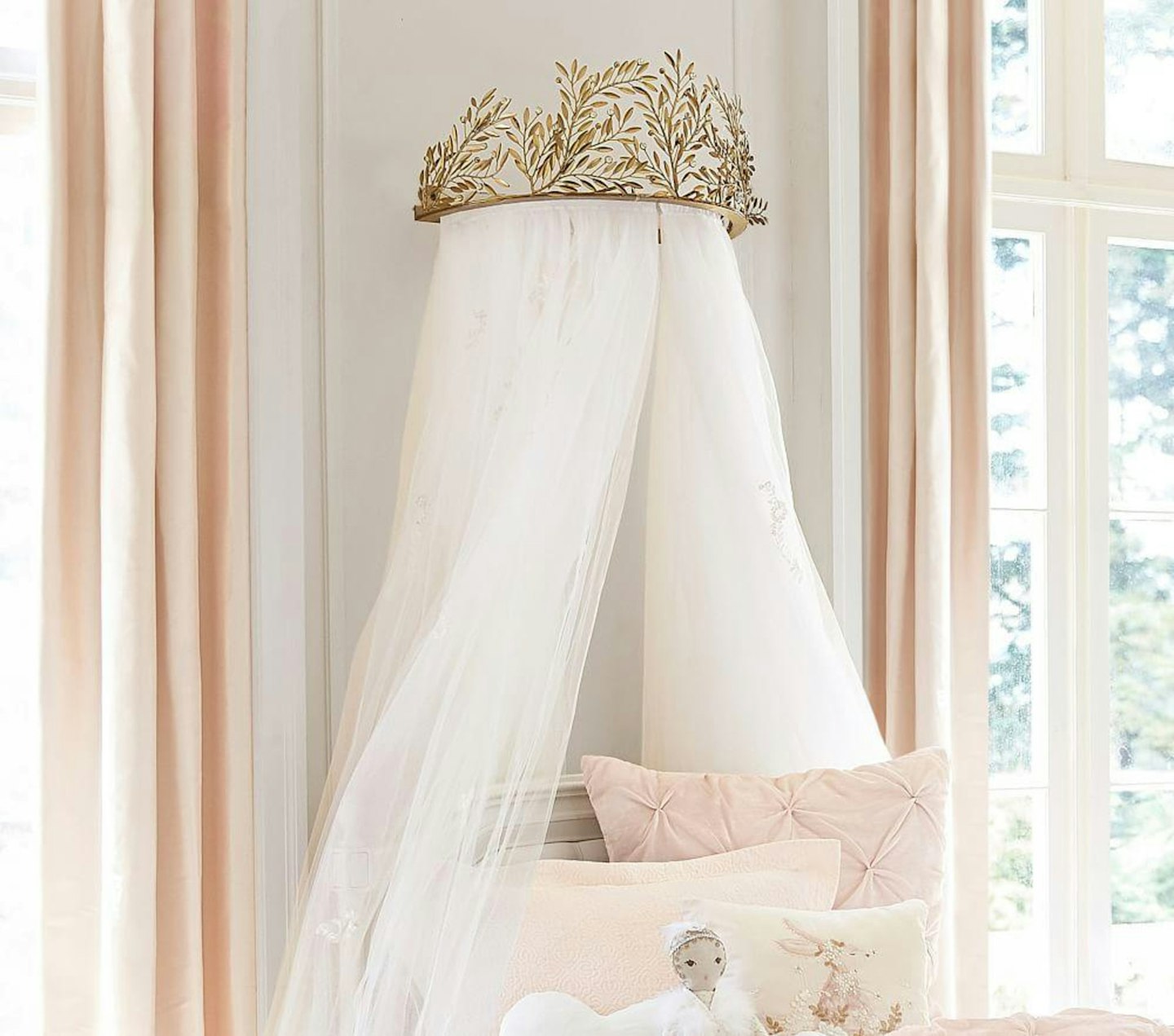 Monique Lhullier crib hanging